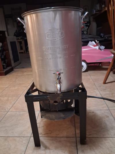 Barely Used Masterbuilt 30Quart Propane Turkey Fryer Set wit