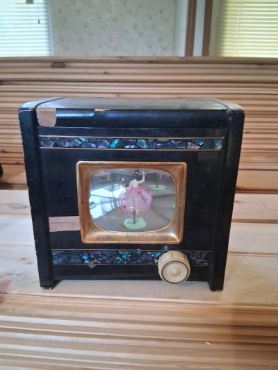 vintage midcentury Japanese lacquer musical jewelry box