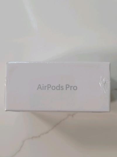 Apple AirPods Pro 3 NEW SEALED - Thumbnail 4
