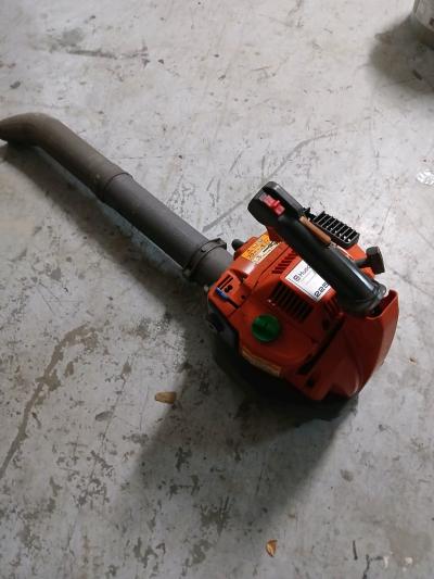 Gas blower