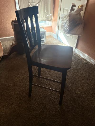 round kitchen table with 3 bar height chairs will sit 4 peop - Thumbnail 4