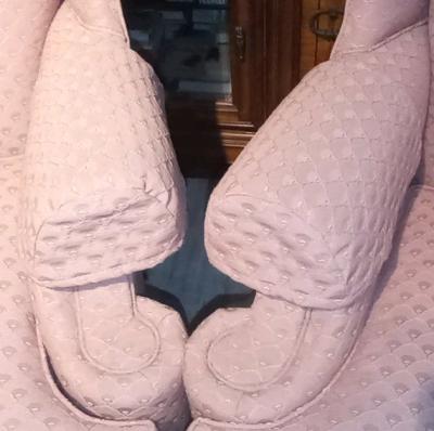 1 pr Tradional pink Wingback Armchairs - Thumbnail 4