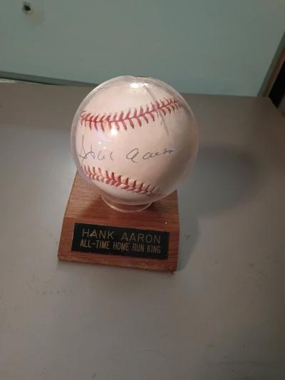 Hank Aaron autographed baseball - Thumbnail 2