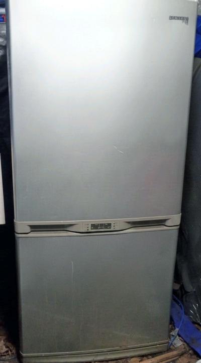 Samsung refrigerator black - Thumbnail 2
