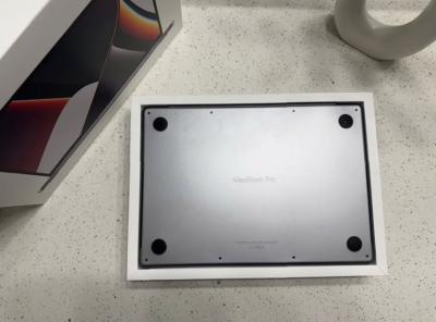 apple MacBook Pro - Thumbnail 5