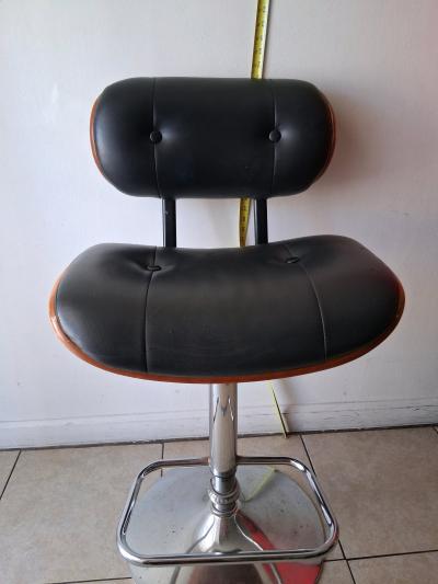 BEAUTIFFUL CHAIRS - Thumbnail 2