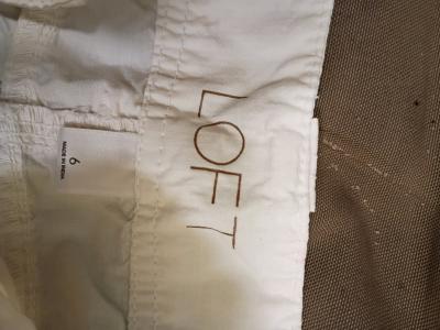 A Nice Womens Pair of White Shorts - Thumbnail 3