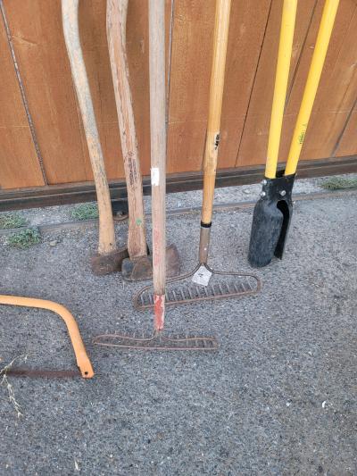 Yard Tools Good Cond - Thumbnail 3