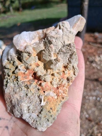 Green chlorite included quartz cluster