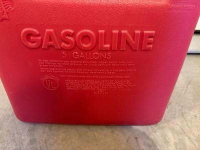Chilton 5 gallon gas can - Thumbnail 3