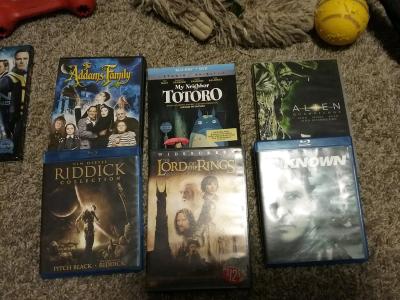 Assorted games and dvds - Thumbnail 3