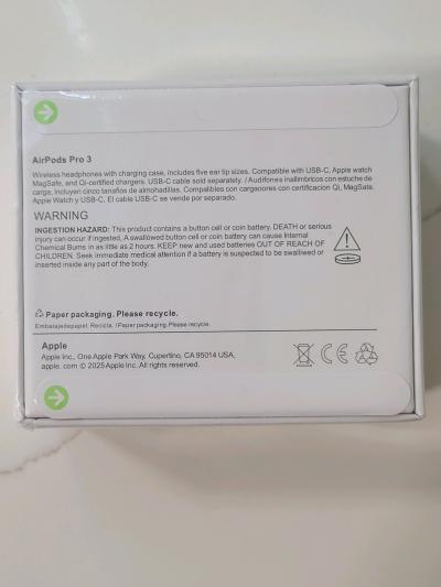 Apple AirPods Pro 3 NEW SEALED - Thumbnail 2