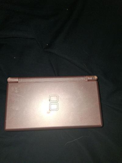 Rose Pink Nintendo DS Lite - Thumbnail 2