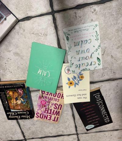 lot of assorted books - Thumbnail 4