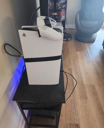 PS5 Pro Station SONY with just 1 pad