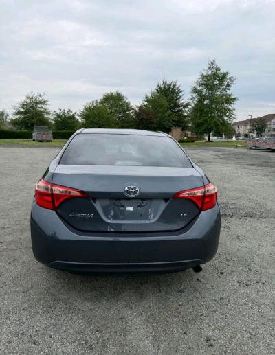 2017 Toyota corolla - Thumbnail 3