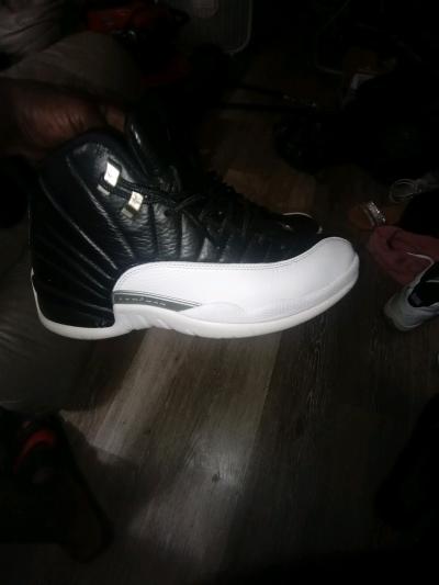 size 10 in a half Jordan 12 retros - Thumbnail 4