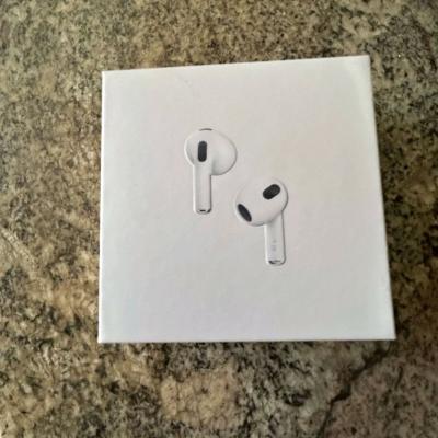 Apple AirPods 3rd Generation with MagSafe Charging Case - Thumbnail 6