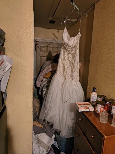 A wedding dress for a mighty pretty lady - Thumbnail 7