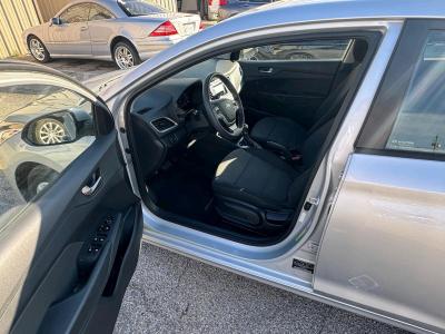 2019 Hyundai Accent Sedan Excellent Conditions - Thumbnail 4