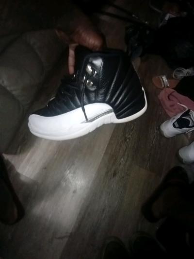 size 10 in a half Jordan 12 retros - Thumbnail 3