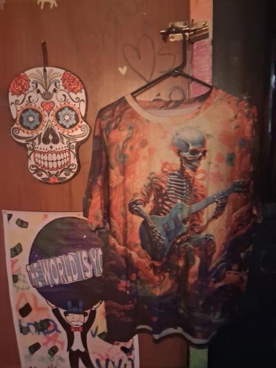 woman size 16 stretch jeans various colors skull shirts