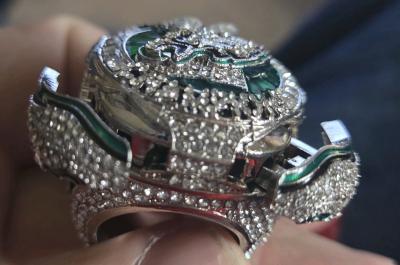 Eagles Ring Hurts size 11 - Thumbnail 3