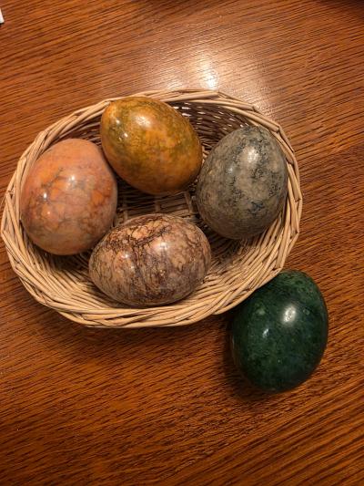 granite eggs in basket - Thumbnail 3