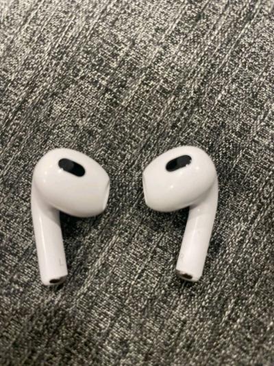 Apple AirPods 3rd Generation with MagSafe Charging Case - Thumbnail 4