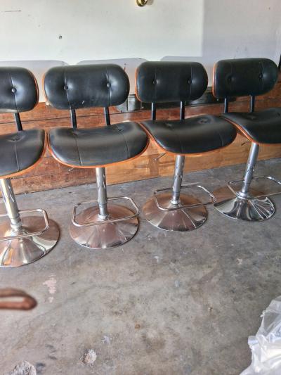 BEAUTIFFUL CHAIRS - Thumbnail 5