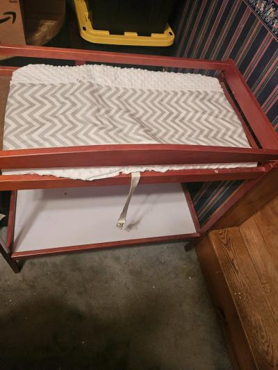 Wooden changing table - Thumbnail 2