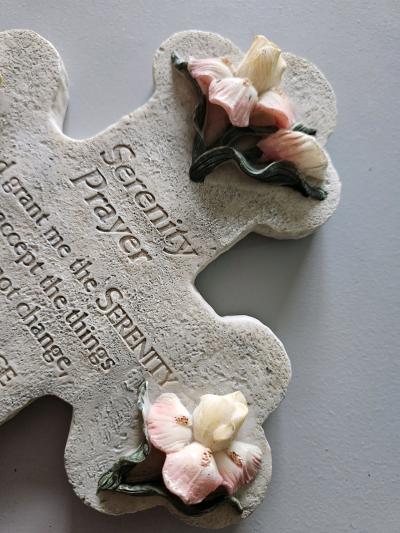 Serenity Prayer wall decor with floral accents - Thumbnail 3