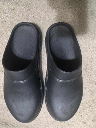 OOFOS unisex black sz 9M 11W