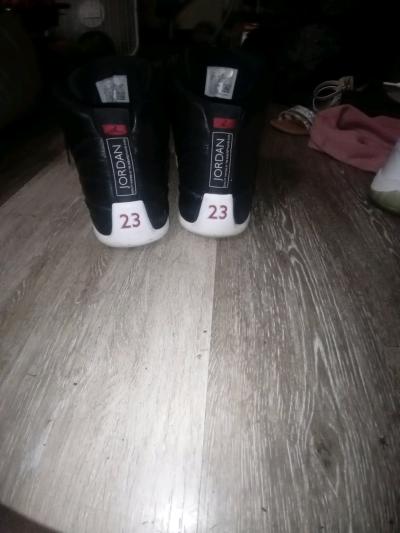 size 10 in a half Jordan 12 retros - Thumbnail 6