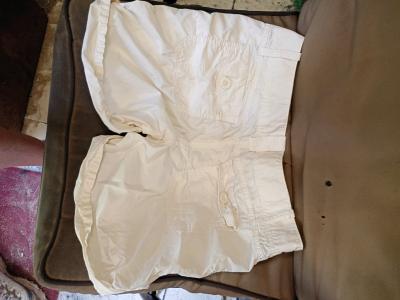 A Nice Womens Pair of White Shorts - Thumbnail 2