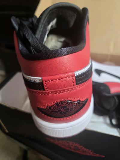 Air Jordan 1 low size 8 New in box - Thumbnail 2
