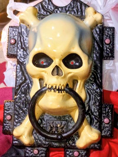 Skull Door Knocker with light up eyes