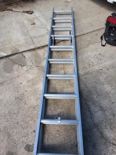 Bauer 20 Aluminum Extension Ladder  Type IA 300 lbs  Heavy D