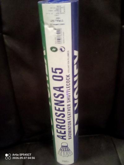 12 Yonex Aero duck feather shuttlecocks - Thumbnail 3
