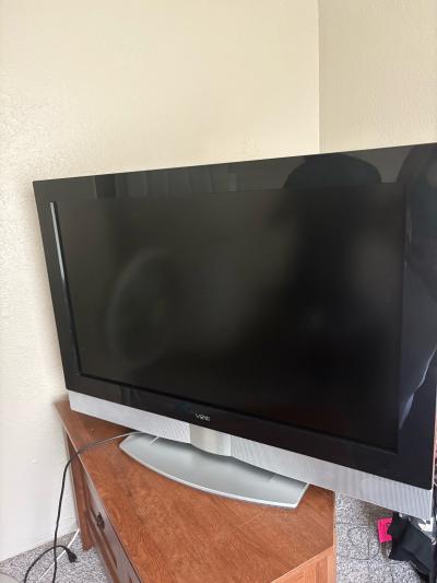 42inch Vezio Flat Screen TV - Thumbnail 2