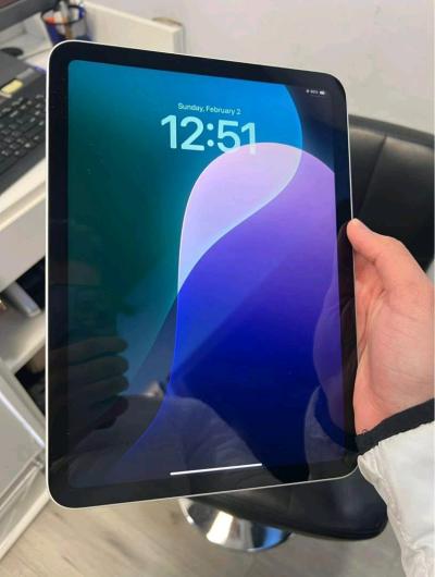 Apple iPad 10th Gen - Thumbnail 3