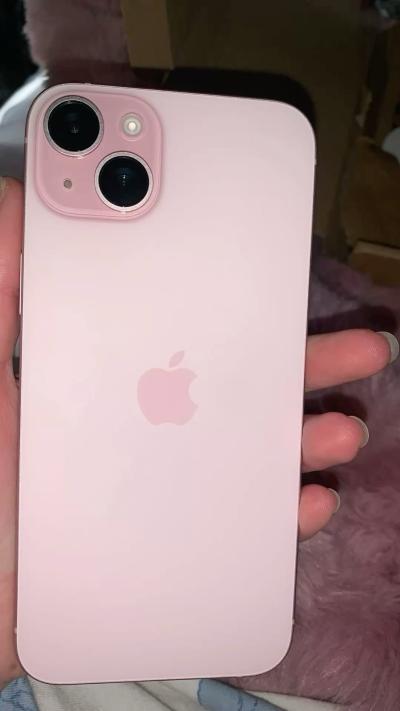 iPhone 15 Plus 128GB Pink  Excellent Condition - Thumbnail 3