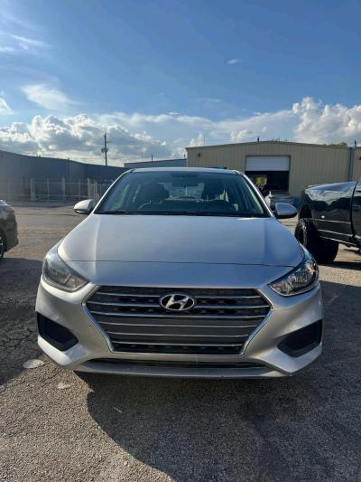 2019 Hyundai Accent Sedan Excellent Conditions - Thumbnail 2