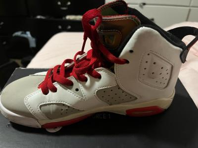 me shoes Jordans - Thumbnail 2