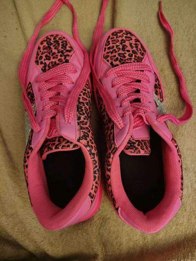 pink leapord print sneakers with shinny star on side