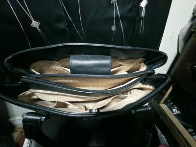 GUESS  Los Angeles PU  leather handbag - Thumbnail 2