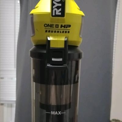 vacuum cleaner by Ryobi - Thumbnail 2