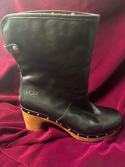 womens UGG boots size 10 - Thumbnail 2