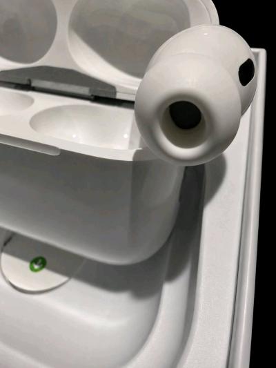 air pod pro 2 - Thumbnail 2