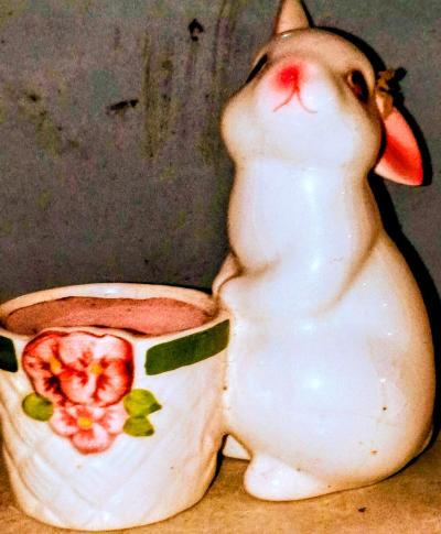 Avon White Rabbit with a bowl with a candle